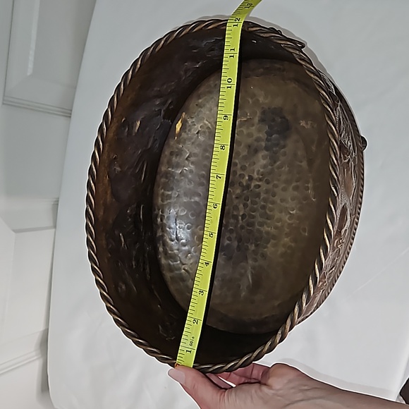 Castilian vintage monkeys large planter - Picture 9 of 12